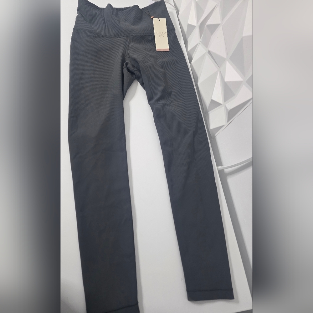 NWT Calia By Carrie Underwood Size Small Leggings